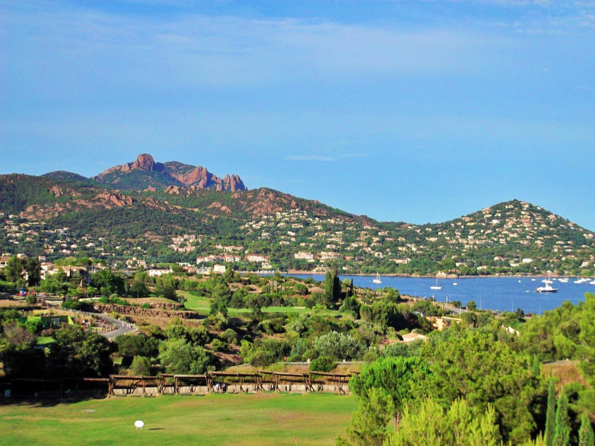 3 Pieces Tout Confort A Cap Esterel Saint-Raphael  Exterior photo